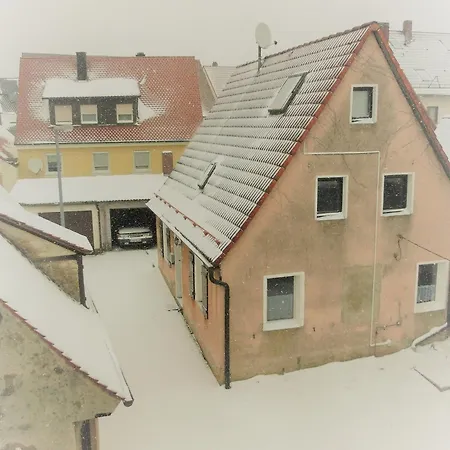 Lauf Apartment *